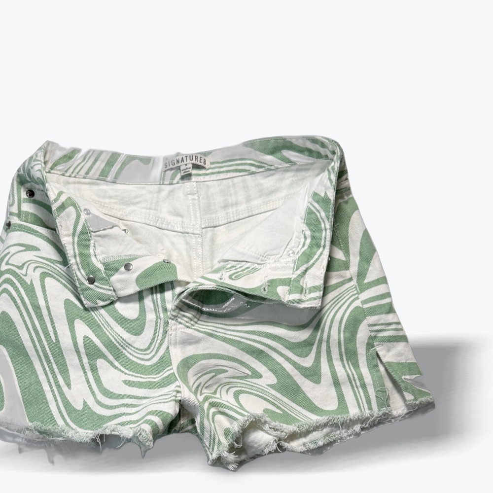 Signature 8 Denim Shorts Green White Swirl High Rise Raw Hem Festival Small